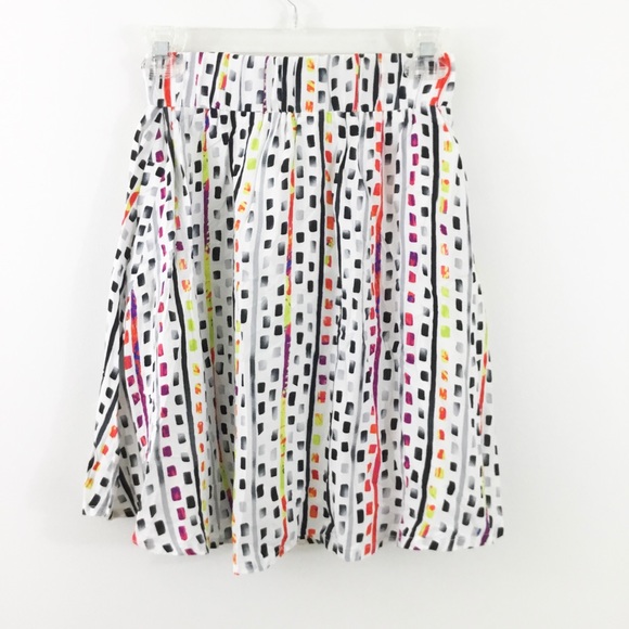 Modcloth Dresses & Skirts - NWT Lavand Patterned Skirt with Pockets